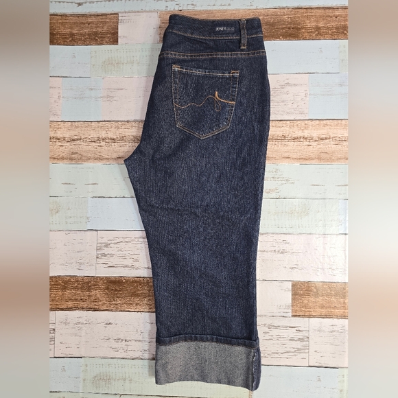 Jones&Co Women's Capri Jeans - Picture 1 of 5